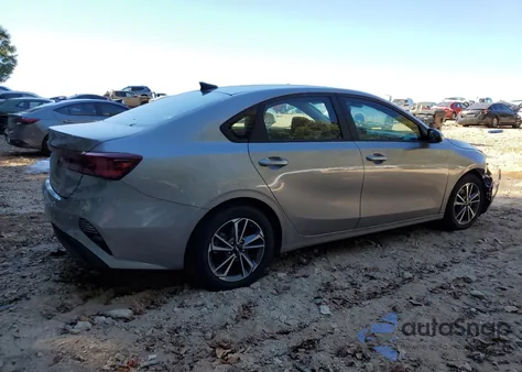 2023 Kia Forte Lx z USA, uszkodzony, nr VIN 3KPF24AD0PE588934